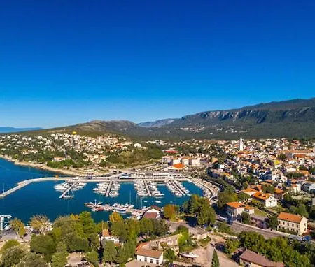 - Novi Vinodolski, Hrvatska * Novi Vinodolski